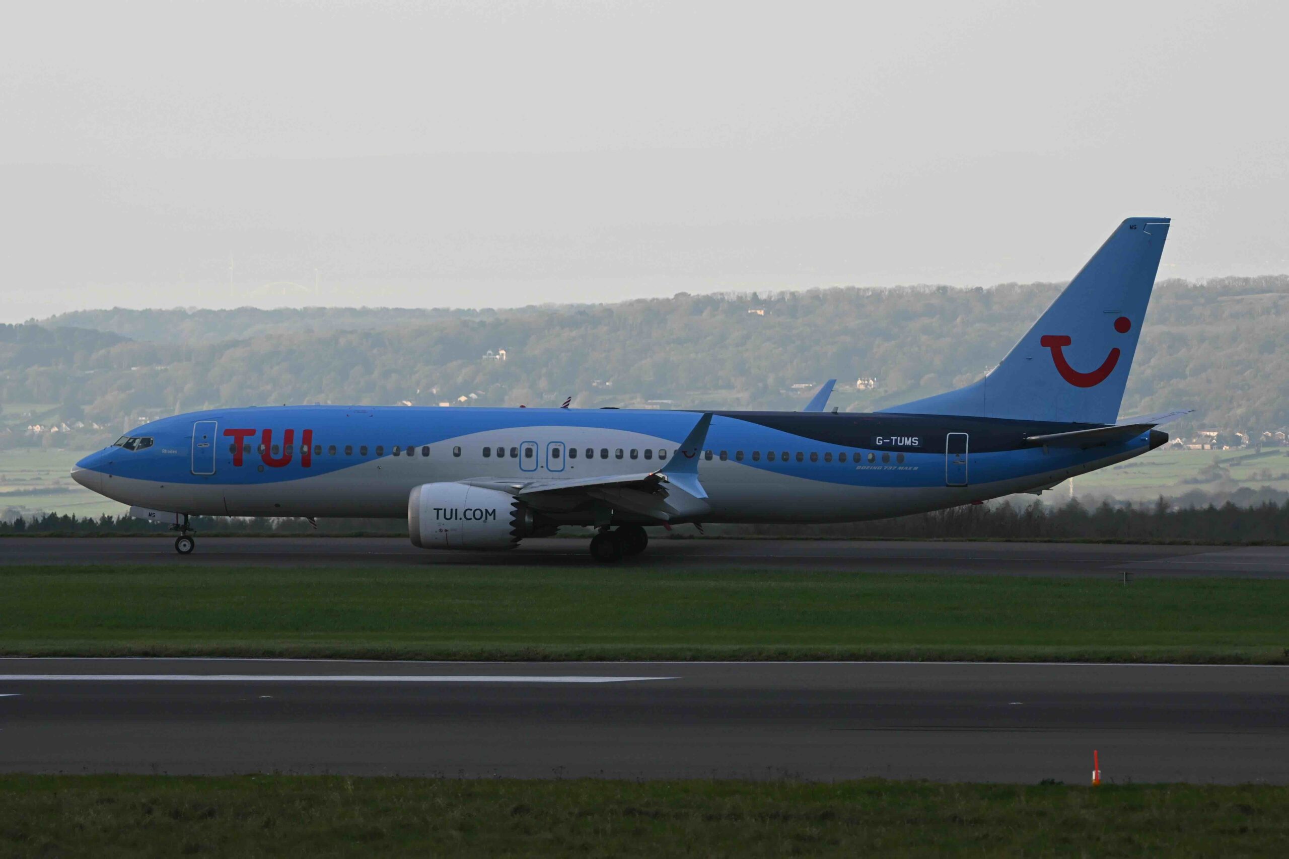 airplane with TUI branding
