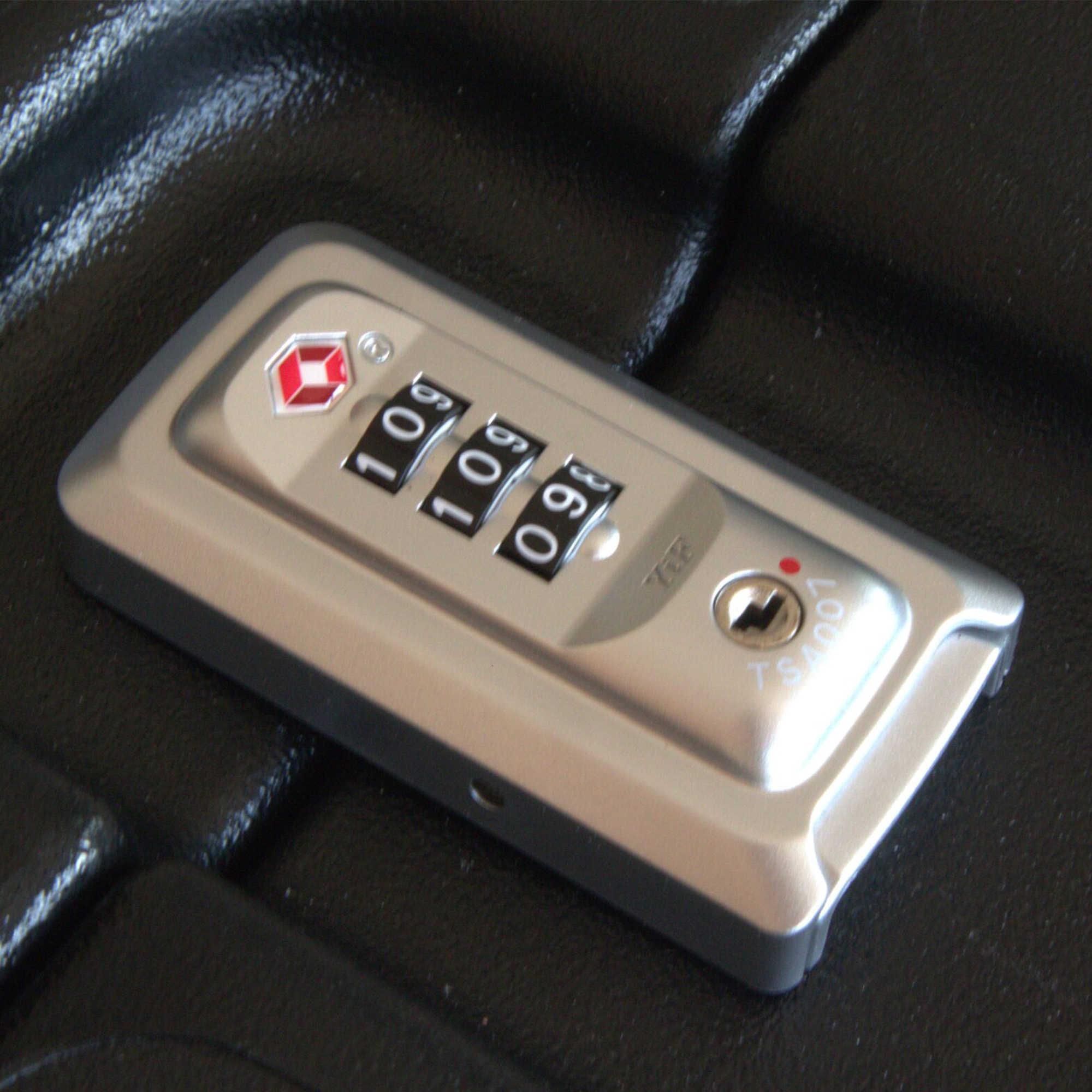 Recessed TSA-approved combination latch on the Shokbox® Pro